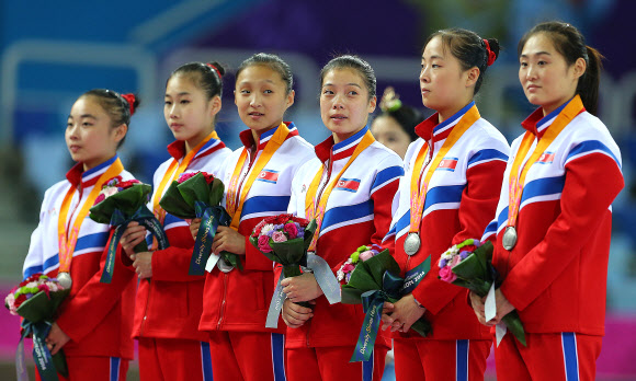 <아시안게임> 여자 체조단체전 북한 은메달