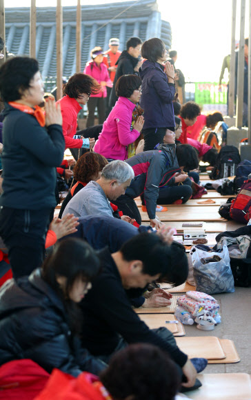 갓바위 기도인파