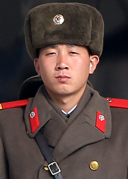 입술 터진 북한군 병사