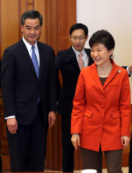 박 대통령, 홍콩행정수반 접견