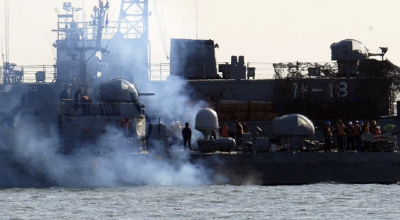 해군 함정서 포탄 폭발사고