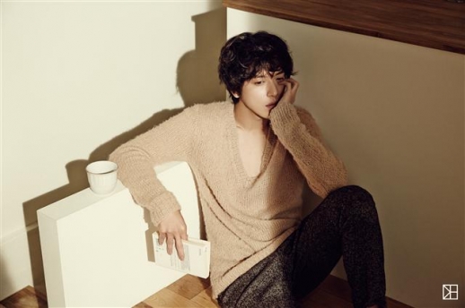 솔로 시장을 공략하는 싱어송라이터형 아이돌 가수 씨엔블루의 정용화.<br>FNC엔터테인먼트 제공