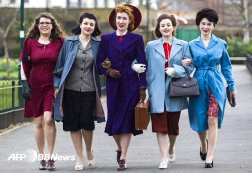 ‘1940년대 거리 패션(Fashion on the Ration - 1940s Street Style)’전시회
