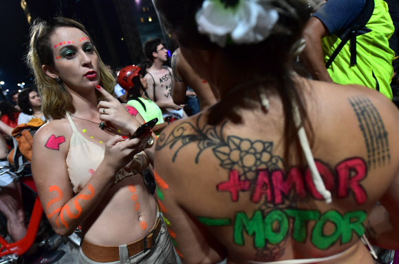 세계 나체 자전거 타기 운동(the World Naked Bike Ride (WNBR) international movement)