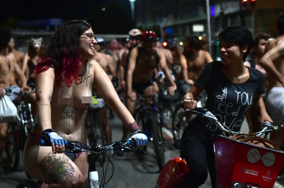 세계 나체 자전거 타기 운동(the World Naked Bike Ride (WNBR) international movement)