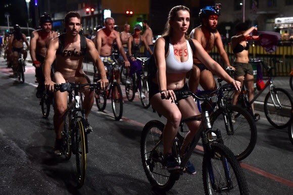 세계 나체 자전거 타기 운동(the World Naked Bike Ride (WNBR) international movement)