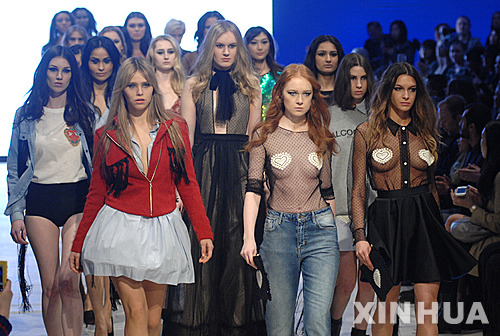 이탈리아 디자이너 로코 아드리아노 갈루치오(Rocco Adriano Galluccio) 작품