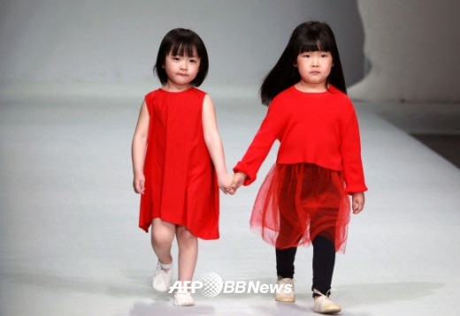 ‘중국 패션 위크(China Fashion Week) JNBY 어린이 컬렉션( JNBY Children Collection)