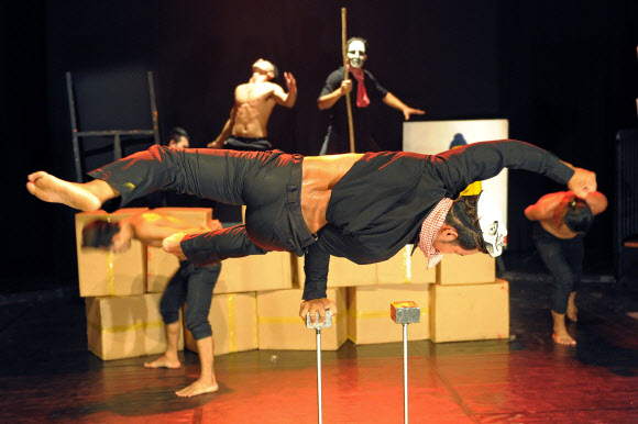 캄보디아 서커스 공연