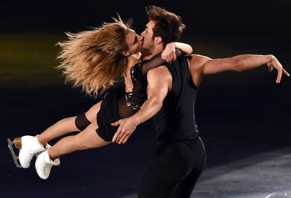 프랑스의 가브리엘 파파다키스(Gabriella Papadakis)와 기욤 씨존(Guillaume Cizeron)