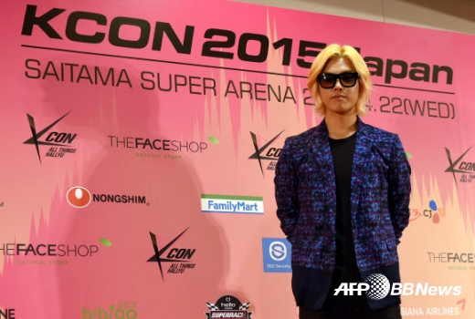 가수 강남이 일본 사이타마현의 사이타마 슈퍼아레나에서 개최된 케이블채널 Mnet ‘엠카운트다운’의 ‘KCON 2015 Japan’에 참가해 포즈를 취하고 있다.<br>ⓒAFPBBNews=News1
