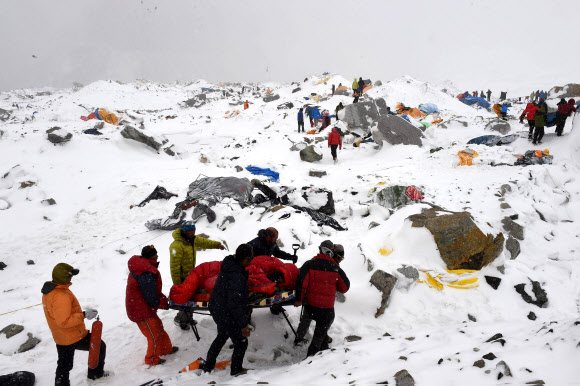 네팔 지진 피해. 에베레스트 눈사태. ⓒ AFPBBNews=News1