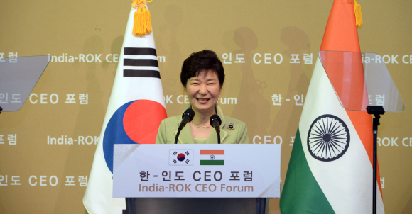 19일 서울 롯데호텔에서 열린 한-인도 CEO포럼에서 박근혜 대통령이 인사말을하고있다. 2015. 05. 19 안주영 jya@seoul.co.kr