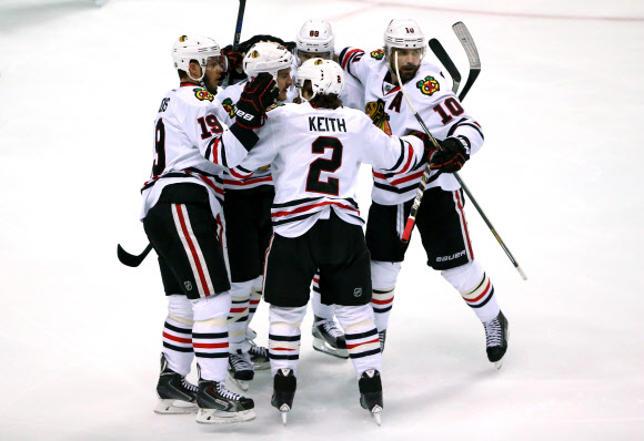 19일(현지시간) 미국 캘리포니아 애너하임 혼다 센터에서 시카고 블랙혹스와 애너하임 덕스의 2015 NHL 스탠리컵 플레이오프 서부지구결승 경기가 열렸다. ⓒ AFPBBNews=News1