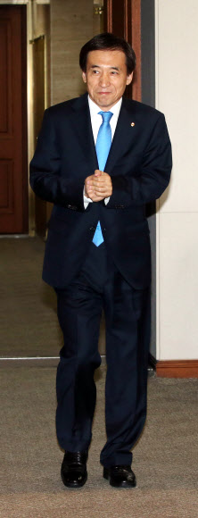 이주열 한국은행 총재가 26일 오전 서울 한국은행에서 열린 경제동향간담회에 참석하고 있다. 2015.5.26/ 연합뉴스