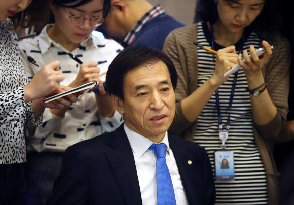 이주열 한국은행 총재가 26일 오전 서울 한국은행에서 열린 경제동향간담회에서 모두발언하고 있다. 2015.5.26/ 연합뉴스