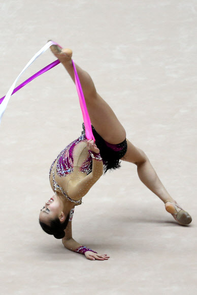 손연재의 멋진 리본 연기