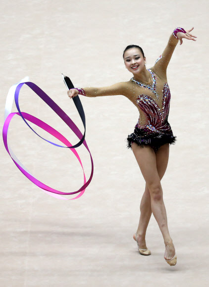 손연재의 아름다운 리본 연기