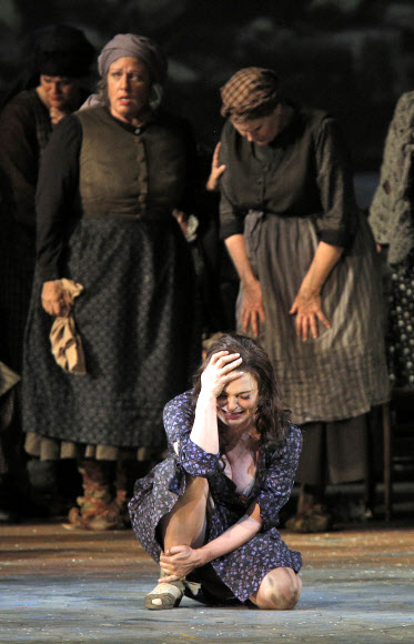 오페라 ’두 여인’ 주연 소프라노 안토나치