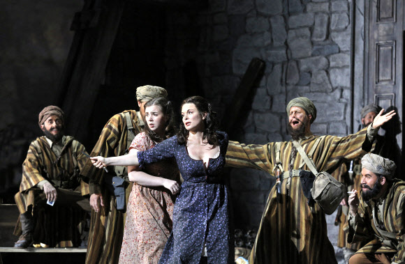 오페라 ’두 여인’ 중 2막 2장