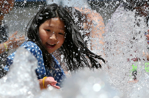 ’더위야 물러가라’