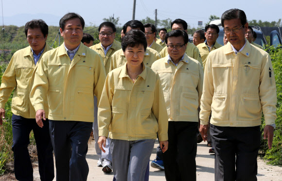 박 대통령, 가뭄 피해지역 방문