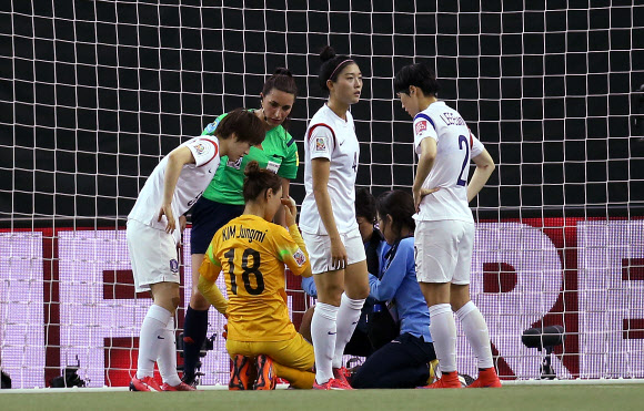 치료받는 김정미