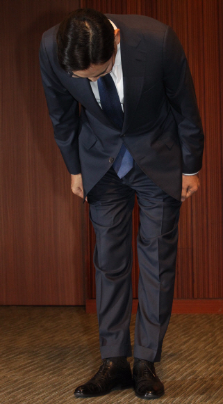 23일 삼성전자 다목적홀에서 이재용 부회장이 삼성병원사태에대해 사과와 브리핑하고있다. 이종원 선임기자 jongwon@seoul.co.kr