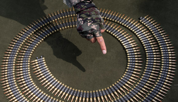 DMZ 수색대 ’실탄 점검’