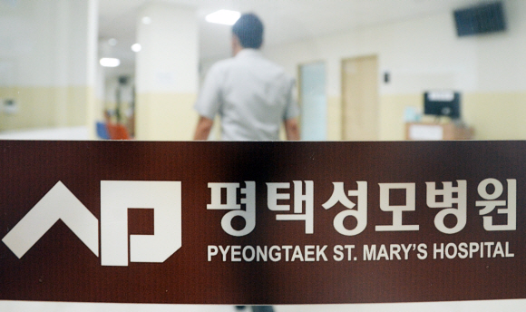 다음달 1일 재개원 예정인 메르스(중동호흡기증후군) 첫 진원지 경기도 평택성모병원에서 30일 재개원 준비 작업이 진행중이다.  박윤슬 기자 seul@seoul.co.kr