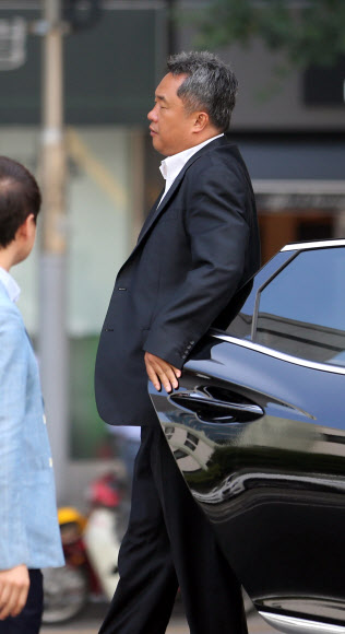 경찰서 출석하는 전창진 감독