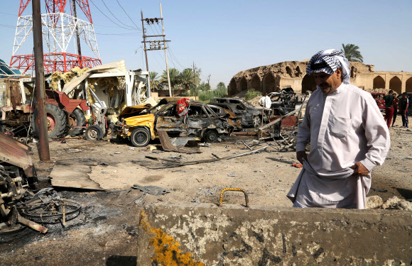 라마단 끝나자 마자… IS, 이라크서 폭탄테러 100여명 사망 