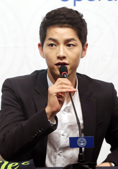 ’FC 스마일’ 참여하는 송중기