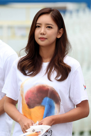 첫 공식석상 등장한 이태임