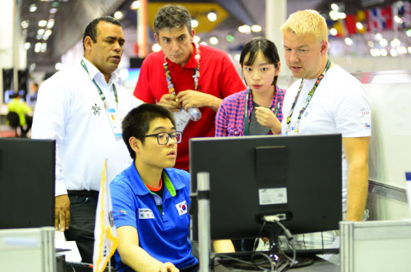 국제기능올림픽 19번째 우승의 주역들