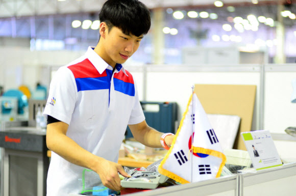 국제기능올림픽 19번째 우승의 주역들