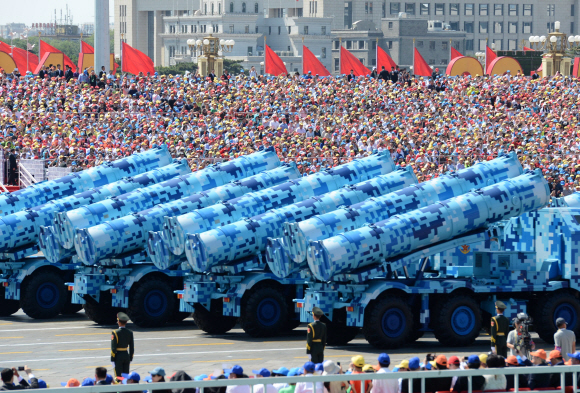 3일 오전 중국 베이징 텐안먼광장에서 항일전쟁 승리 70주년 열병식이 열리고 있다. 2015. 09. 03 안주영 jya@seoul.co.kr