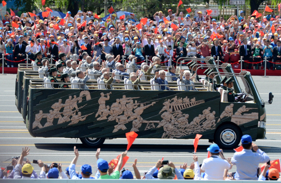 3일 오전 중국 베이징 텐안먼광장에서 항일전쟁 승리 70주년 열병식이 열리고 있다. 2015. 09. 03 안주영 jya@seoul.co.kr