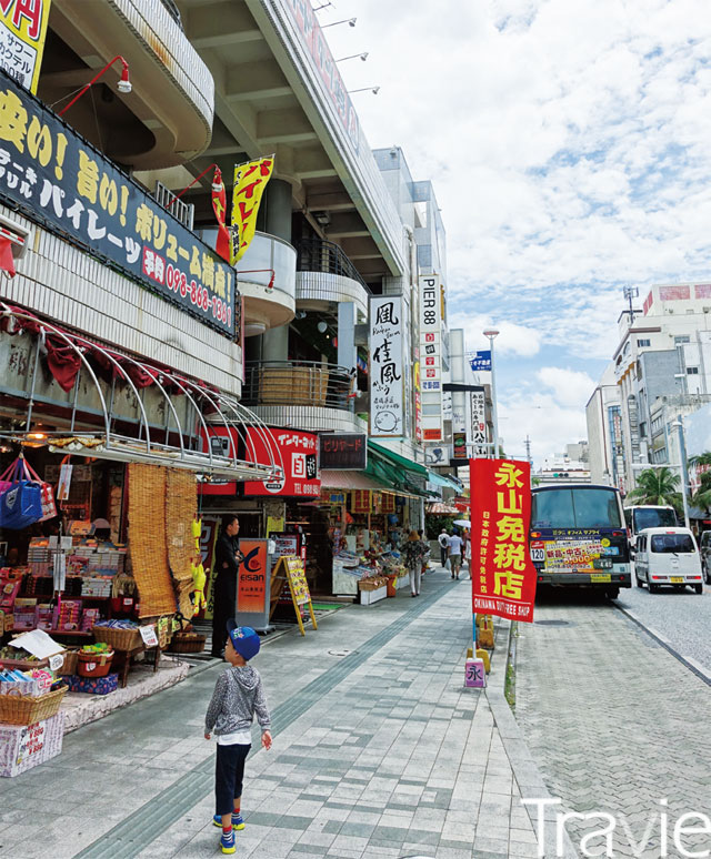 일본 오키나와 국제거리를 둘러보는 짱우