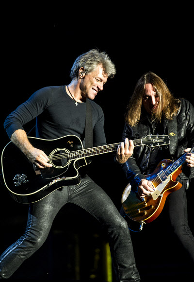 20년만에 내한공연 펼친 ’록의 전설’ 본 조비