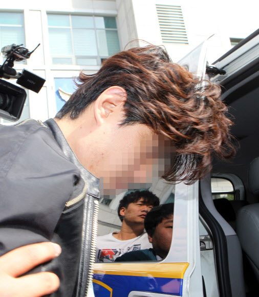 영장 실질심사 받으러 가는 총기 탈취범