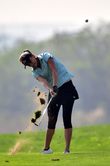 1라운드 1번홀 어프로치