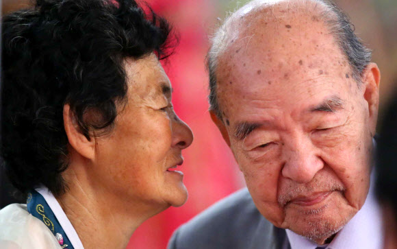 <이산상봉> 오빠, 잘 지내요