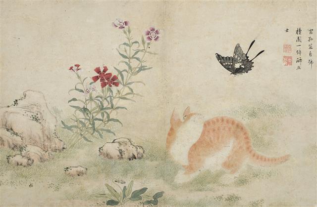 김홍도의 ‘황묘농접’. 고양이는 70세, 나비는 80세 노인을 상징하니 여든살이 되도록 젊음이 변치 않고 뜻하는 바가 이뤄지기를 기원하는 그림이다.  간송미술문화재단 제공 