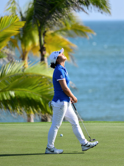 샷을 제대로 못한 뒤 아쉬움에