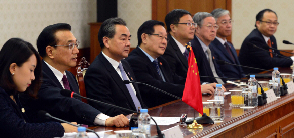 2일 정부서울청사에서 한-중 국무총리 면담이 열린 가운데 리커창 중국 국무원이 모두발언을 하고 있다. 사진공동취재단