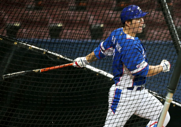 타격 연습하는 박병호