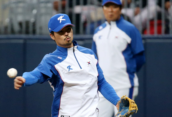 수비 연습하는 오재원