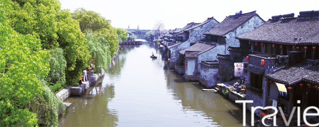 영화 <미션 임파서블>로 유명해진 시탕의 진짜 매력은 ‘느림’이다. 수로를 중심으로 거리 곳곳에 건물이 들어선 독특한 모습의 시탕