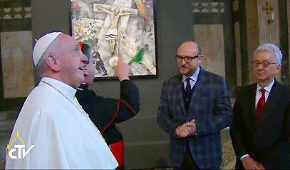 고대하던 샤갈의 ’하얀 십자가’ 만난 교황